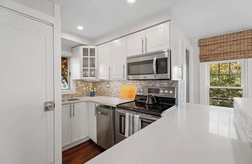 Stonington Cabaña | "1860 House"