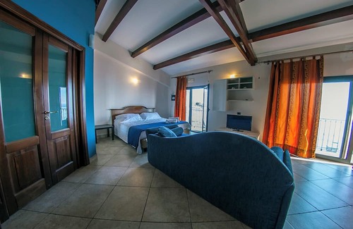 Capo Mulini Casa | Homerez - Spacious house and sea view - Acireale