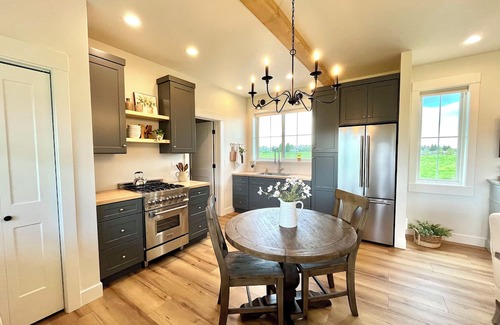 Columbia Falls Cabaña | NEW! Kindal Kottage-Columbia Falls MT-20 min to Glacier Natl Park & Whitefish!