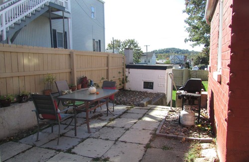 Hamburg Apartamento | "Heart of Hamburg" is a 1 Bedroom Traveler's Haven in downtown Hamburg, PA!