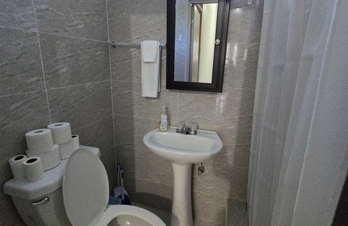 Chalan-Pago-Ordot Apartamento | Updated and Ready for You – 3-Bedroom, 1-Bath Home!