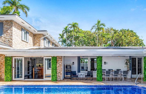 Harbor Beach Casa | Private Neighborhood Heated Pool Walk To Beach Lush Surroundings Harbor Key