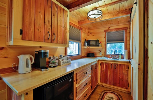 Eldred Cabina | Secluded Cabin on a Private Lake w/ kayaks and great outdoor activities
