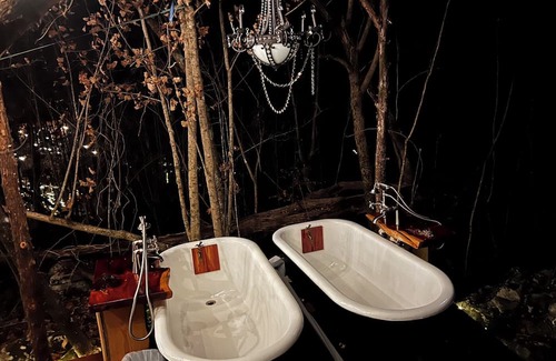 Trenton Otro | Whippoorwill Retreat Treehouse "Your EXCLUSIVE stay becomes YOUR UNIQUE STORY"