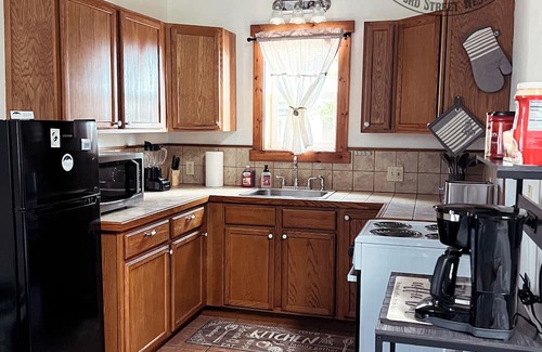Westcliffe Cabaña | Sunset Ranch Bunkhouse off Main