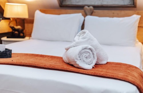 Cuddesdon Casa | Moonlight Barn - Sleeps 4 guests, Pet friendly