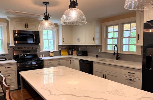 West Barnstable Casa | BRAND NEW LISTING! 3BD Renovated Farmhouse Overlooking Harvest Moon Farms. Close to Barnstable Village, Millway Beach and Barnstable Harbor.
