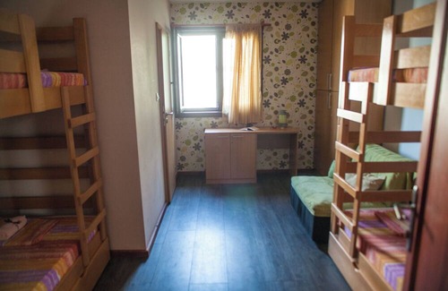 Novi Beograd Alquiler De Eote | Cozy Hostel at the Danube river10 min to downtown Belgrade in the park USCE