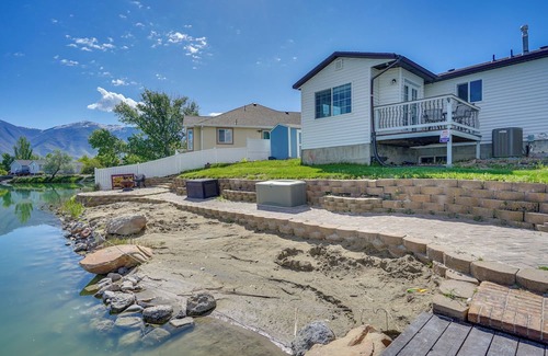 Stansbury Park Casa | Lakefront Utah Home w/ Private Beach, Dock & Canoe
