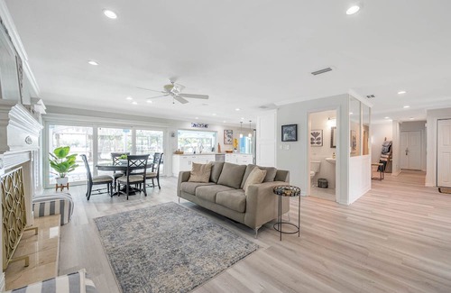 Lutz Casa | Lakefront Escape w/ Private Beach & Pool