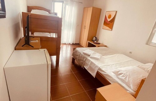 Dobra Voda Apartamento | Mahara Doo