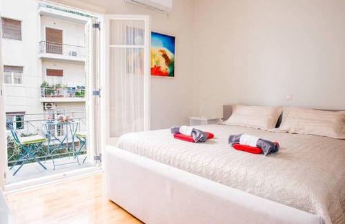 Nea Chalkidona Apartamento | Sunny flat w/h balcony and homey feel near metro