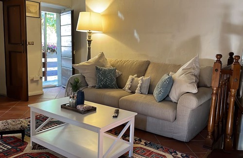 Ortonovo Casa | Italian Rustico’ close to 5 Terre, beach and Carrara marble mountains.
