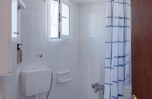 Karfas Apartamento | Family Friedly Spot next to the sea