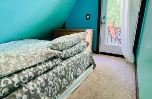 Colborne Casa | Alisha Lakefront Cottage