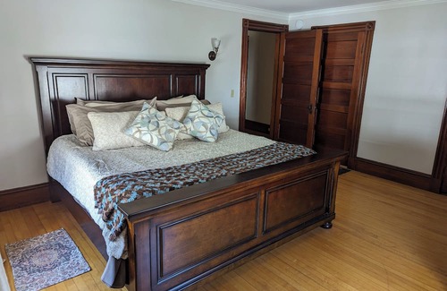 Bangor Casa | Queen City Duplex Sleeps up to 6 guests