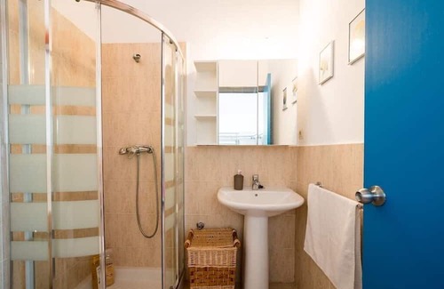 Villanueva del Ariscal Casa | Independent loft in chalet with pool