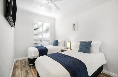 Rivervale Casa | Modern Oasis w/ Private Pool near Airport & Optus