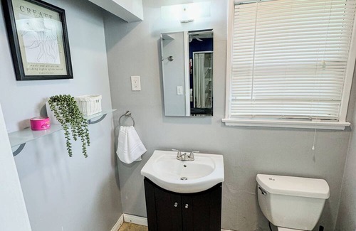 North Hills West Casa | Cozy LA Haven: Near Attractions!