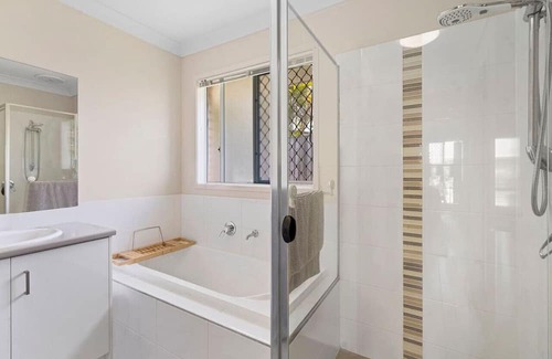 Coomera Casa | Comfy 5bdr 2Bth Gold Coast Home Close to FWY