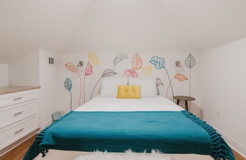 Covington Apartamento | Lovely Loft Apartment right in the middle of downtown Covington, Louisiana!