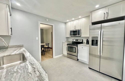 South Hills Casa | Luxe Mt. Lebanon Home | Central | Free Parking