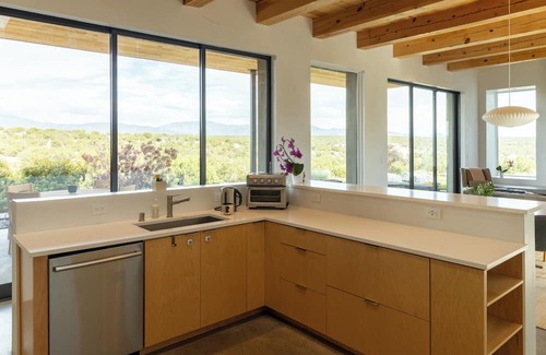 La Tierra Casa | Lovely contemporary home with expansive views