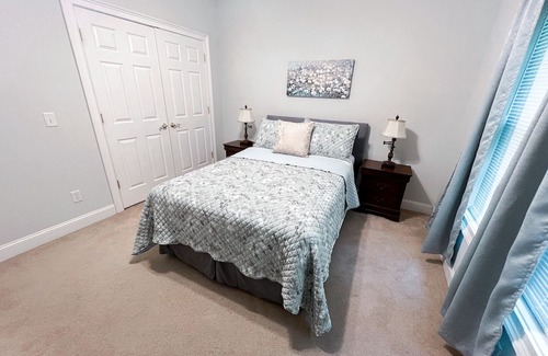 East Brainerd Casa | A Tranquil Retreat, sleeps 8 with King bed, minutes to downtown Chattanooga