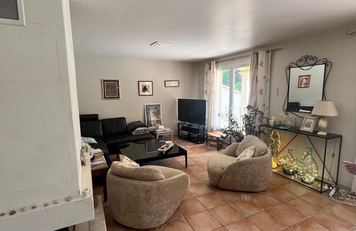 Eyguieres Casa | Maison de Charme Avec Piscine