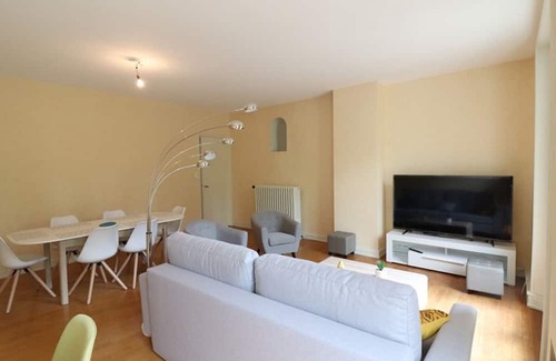 Saint-Etienne-Cantales Cabaña | Gite Saint-Étienne-Cantalès, 3 bedrooms, 6 persons