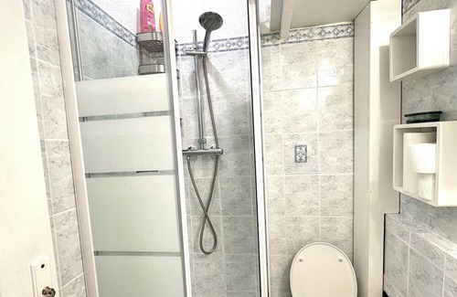Vernier Apartamento | 10-15 min to train, sea, marketplace