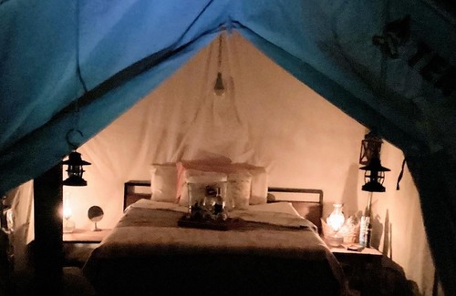 Turtletown Alquiler De RV | Cozy tent with all conveniences of home