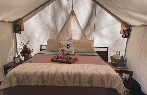 Turtletown Alquiler De RV | Cozy tent with all conveniences of home