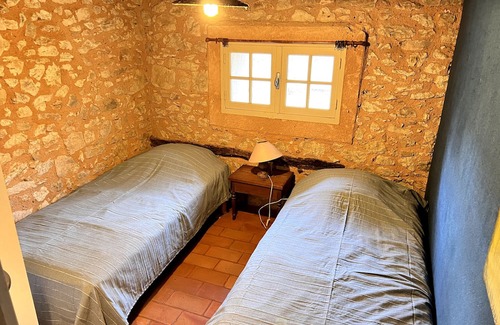 Monflanquin Casa | Holiday Home 'Gite Triguedina 6 Personnes Piscine' with Private Pool, Private Terrace and Wi-Fi