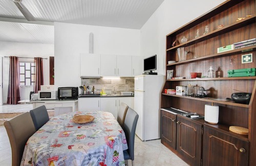 Colmeal Apartamento | Studio Apartment 'Holiday Home Medronhal Faro' with Mountain View, Wi-Fi and Air Conditioning