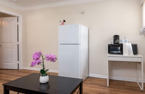 Vernon Apartamento | Spacious 1 Bedroom in LA Sleeps 4