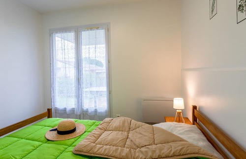 Mache Casa | Holiday Home '2 - Maison T3 Confort' with Shared Pool, Private Terrace and Shared Garden