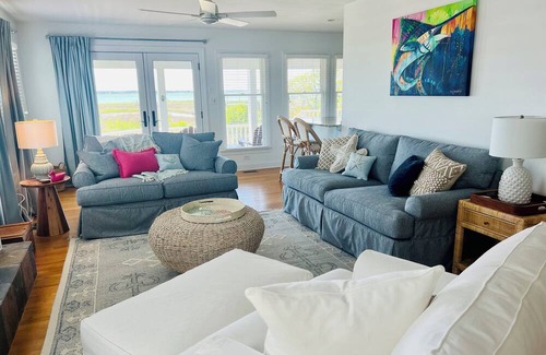 Harkers Island Casa | Waterfront home near Cape Lookout with boat access on Harkers Island!