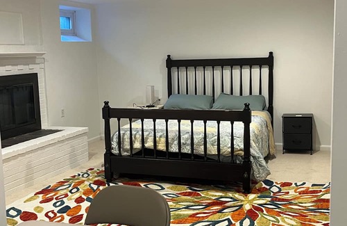Lexington Casa | Two queen sizes bed, with table and chairs and full private bathroom