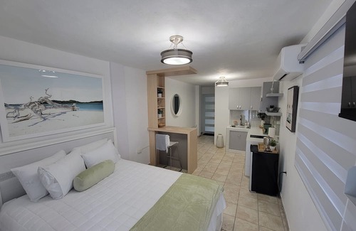 Mayaguez Pueblo Casa | Central Location in the West of the Island