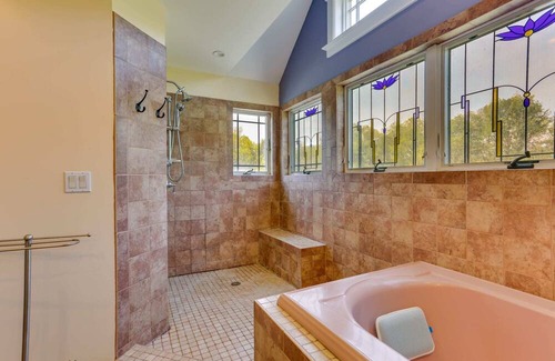 Gardiner Casa | Gateway to the Gunks: Winery Walks & Rock Walls
