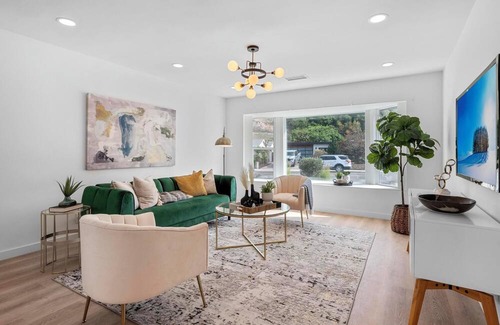 Allied Gardens Casa | San Diego Canyon View Cool House
