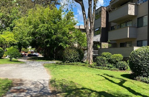 Port Coquitlam Apartamento | Beautiful and renovated 2 bedroom apartment, 🐶pets welcome with parking