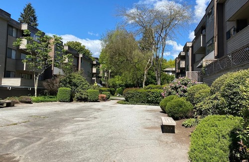 Port Coquitlam Apartamento | Beautiful and renovated 2 bedroom apartment, 🐶pets welcome with parking