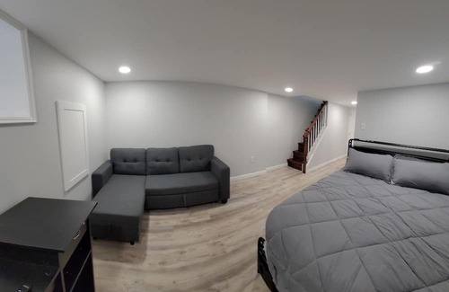 South Philadelphia Casa | Cozy Modern Sleep11 Guest House just minutes from historic Philadelphia downtown