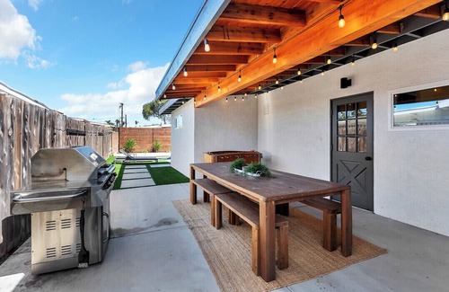 Serra Mesa Casa | Upscale Mid-Mod home with outdoor pool & jacuzzi oasis in great neighborhood!