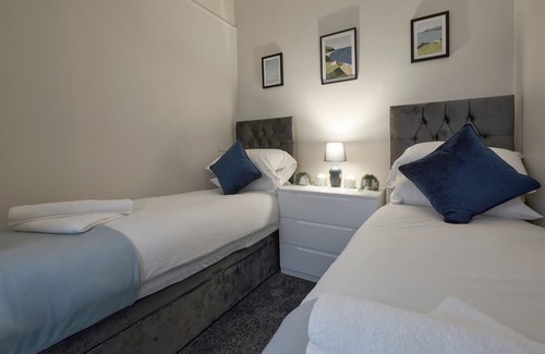 Cheadle Apartamento | 7 Min To Airport | FREE Parking | 5 Beds