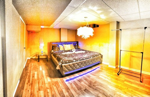 Vaughan Casa | Separate Luxurious spa unit