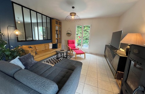 Montlouis-sur-Loire Casa | Vrbo Property