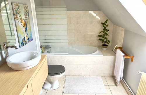 Montlouis-sur-Loire Casa | Vrbo Property
